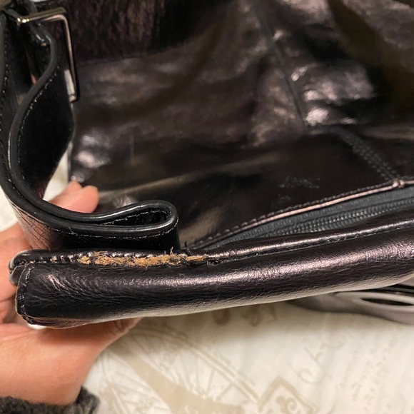 DANIER Patent Leather Metallic Crossbody Bag - Picture 10 of 12